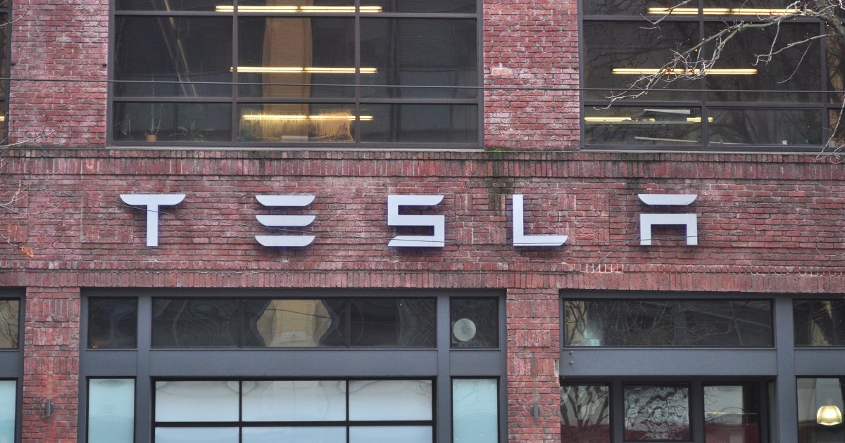 Tesla опинилася під загрозою через расизм