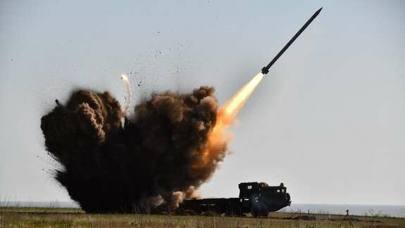 Російські РСЗВ накрили село на Чернігівщині двома десятками вибухів