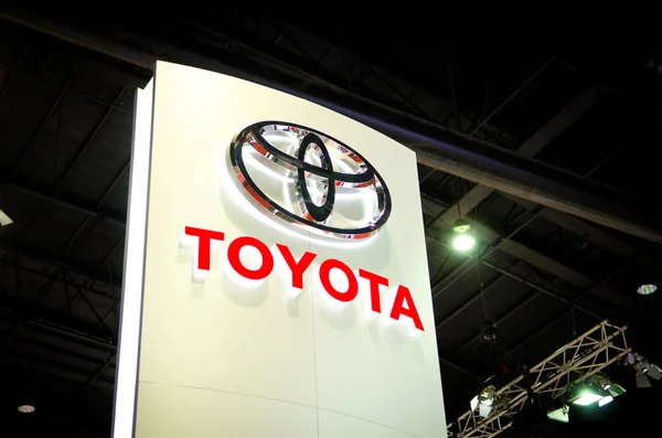 Toyota RAV4: новий кросовер для міських джунглів та бездоріжжя 5