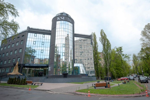 Який університет привабив найвищий середній бал цьогорічних абітурієнтів