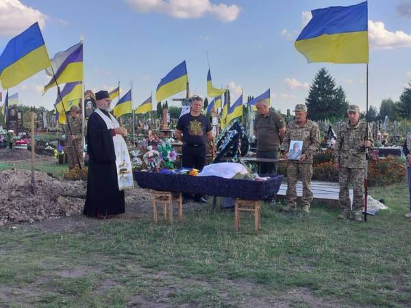 На Чернігівщині в останню путь провели ветерана, чиє життя обірвалося раптово 8