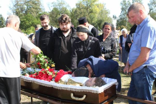 Прощання з героєм: Чернігівщина проводжає в останню путь старшого сержанта 7