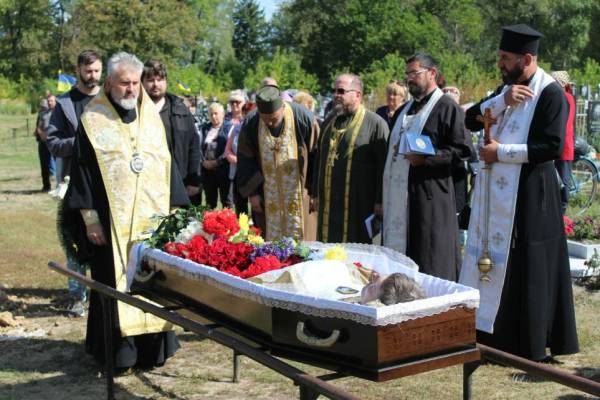 Прощання з героєм: Чернігівщина проводжає в останню путь старшого сержанта 6