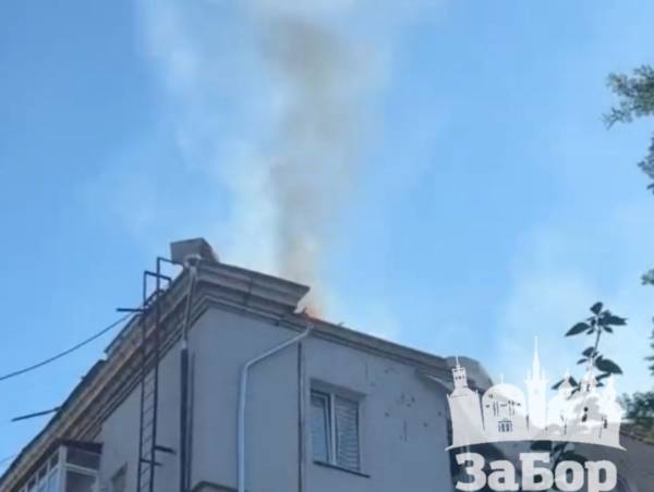 Запоріжжя: Росіяни вкотре влучили у багатоповерхівку, зруйнувавши квартиру на п'ятому поверсі 8