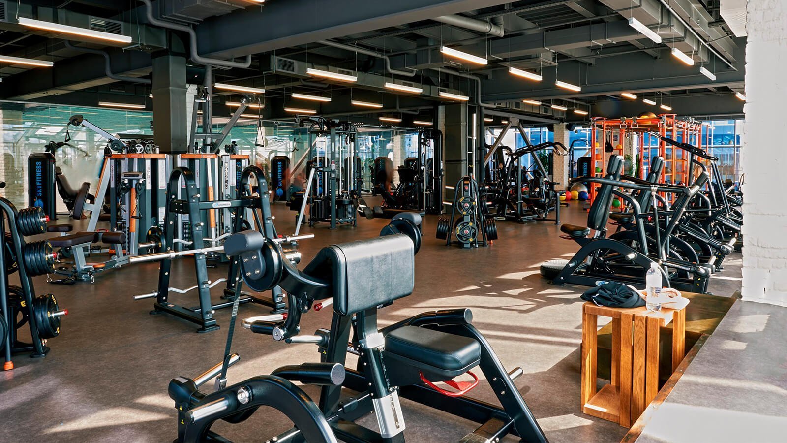 SkyFitness у ТРЦ Gulliver: преміальний фітнес-клуб та панорамний басейн у серці столиці