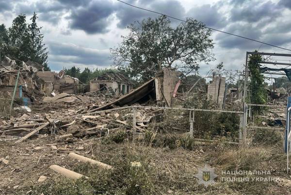 Запоріжжя під масованим ударом: ворожі дрони спричинили понад тисячу атак, є поранені 9 Запоріжжя під масованим ударом: ворожі дрони спричинили понад тисячу атак, є поранені 7