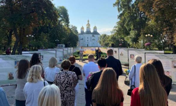 Пам'яті чернігівських підприємців: відкрилася фотовиставка «Сяйво Чернігівщини» 1