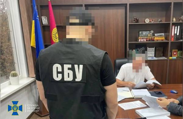 Запоріжці викрали 800 тисяч гривень, призначених для гуманітарних автобусів 2