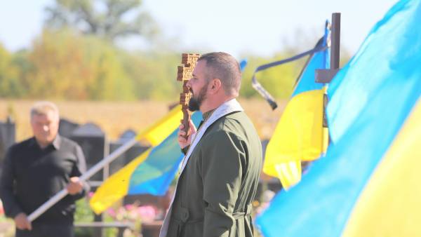 Чернігівщина прощається зі старшим сержантом Нацгвардії