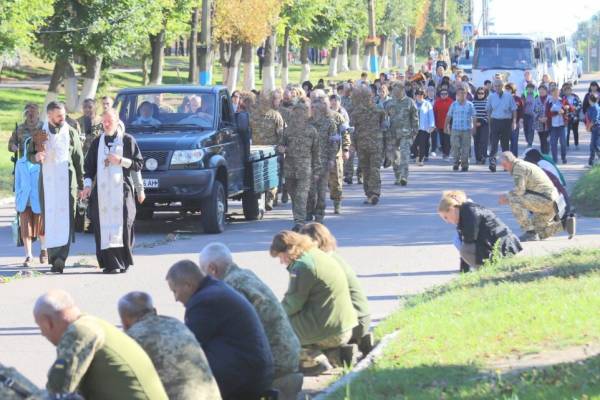 Чернігівщина прощається зі старшим сержантом Нацгвардії 9 Чернігівщина прощається зі старшим сержантом Нацгвардії 7