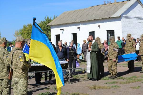 Чернігівщина прощається зі старшим сержантом Нацгвардії 8 Чернігівщина прощається зі старшим сержантом Нацгвардії 6
