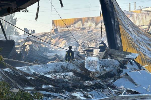 Очевидці розповідають про пожежу в "Амсторі" на Бабурці 5