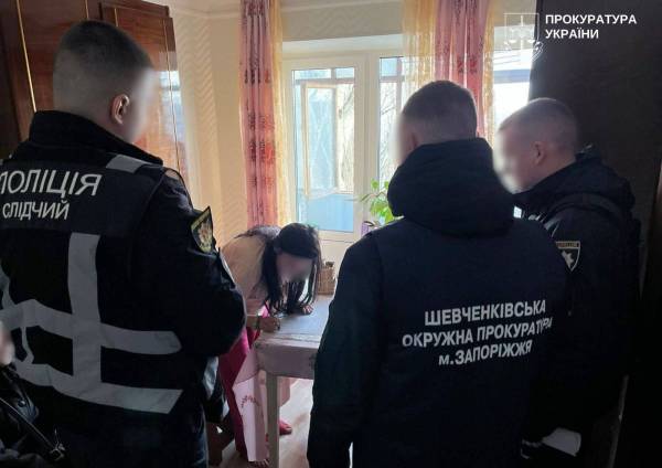 На Запоріжжі 22-річна мати спробувала продати доньок за 2 тисячі доларів 6