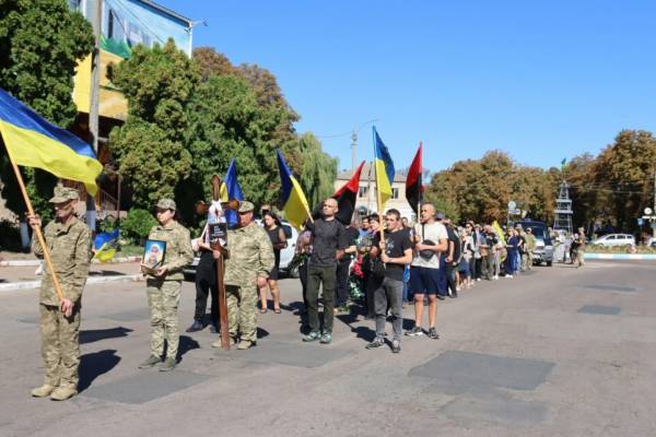 На Чернігівщині провели в останню путь загиблого мінера 6