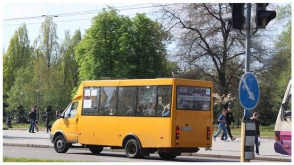 На запорізькій маршрутці дитина випала на ходу, водій зник