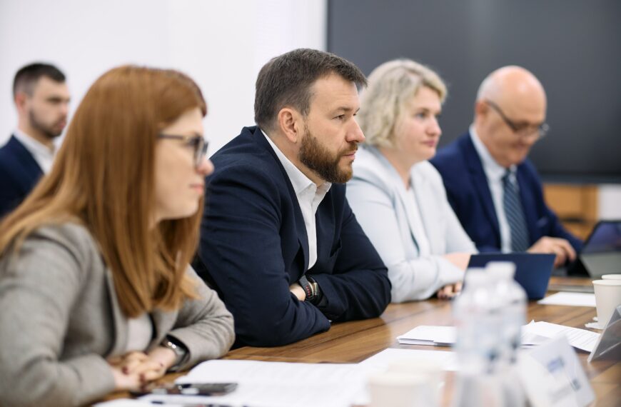 Підтримка українців в Україні та за кордоном: Мінсоцполітики та УВКБ ООН обговорили посилення співпраці