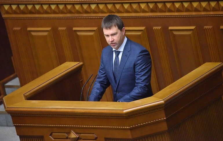 Комітет Іонушаса може стати «сокирою» Банкової: хто й навіщо рубатиме Антикорупційну стратегію