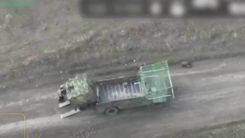 Операція під загрозою ворожих ударів: військовий евакуював пошкоджений робот на&hellip;