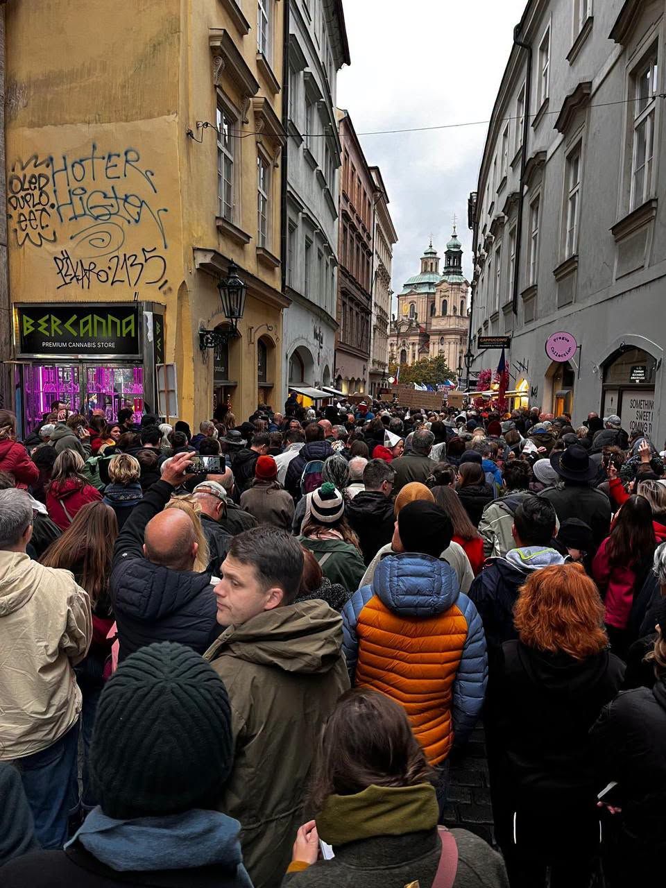 У Чехії пройшли протести проти планів націоналізації суспільних ЗМІ 2 У Чехії пройшли протести проти планів націоналізації суспільних ЗМІ 2