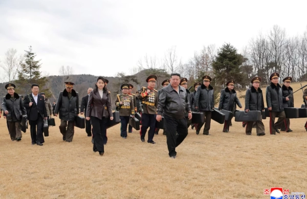Кім Чен Ин озброїв еліту КНДР новітніми вітчизняними снайперськими гвинтівками 4