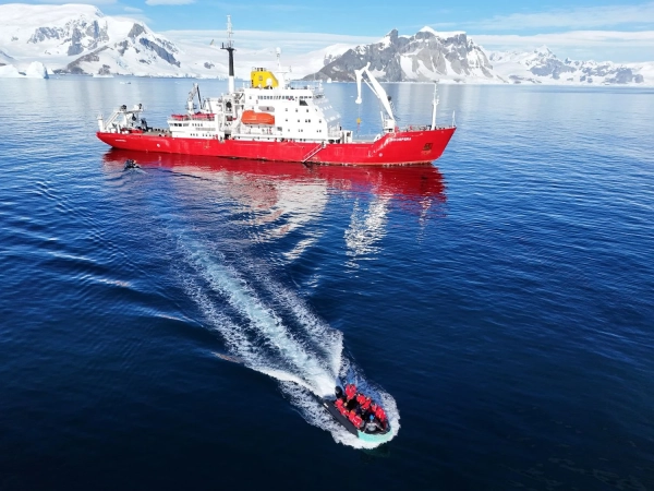 31-ша Українська антарктична експедиція успішно дісталася станції "Академік Вернадський" 41