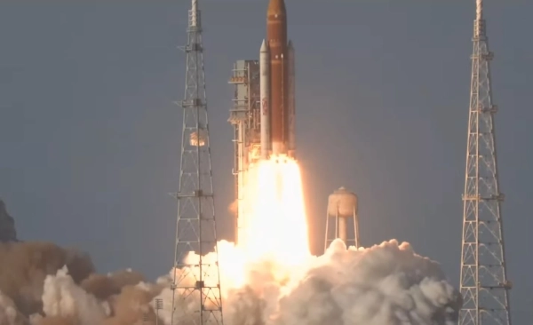 NASA запустила історичну місію Artemis II до Місяця