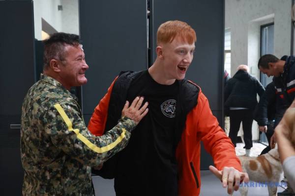 Чемпіонський рух: Пауерліфтер з інвалідністю долає власну вагу двічі 27 Чемпіонський рух: Пауерліфтер з інвалідністю долає власну вагу двічі 27