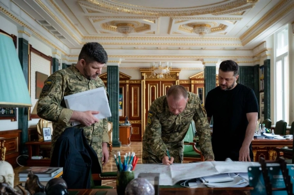 Президент Зеленський провів робочу нараду щодо ситуації на фронті та економічних заходів