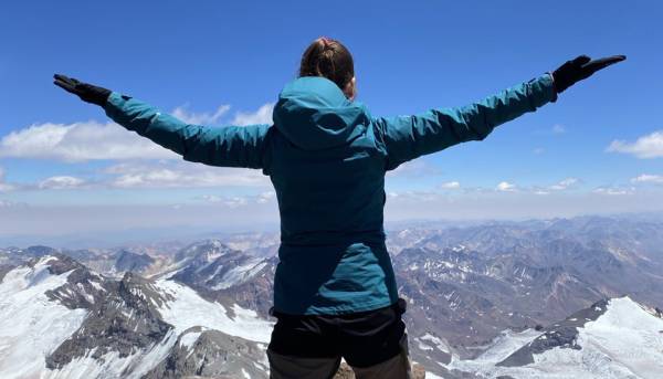 Наталія Іленко-Лобач: Підкорення 6891 метра над рівнем моря та інші вершини. 12 Наталія Іленко-Лобач: Підкорення 6891 метра над рівнем моря та інші вершини. 12