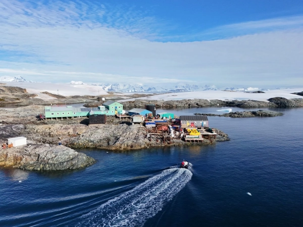 31-ша Українська антарктична експедиція успішно дісталася станції "Академік Вернадський" 44