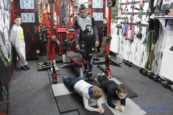 12-річний Василь Маєвський: Український юнак підкорює світові рекорди 19 12-річний Василь Маєвський: Український юнак підкорює світові рекорди 19