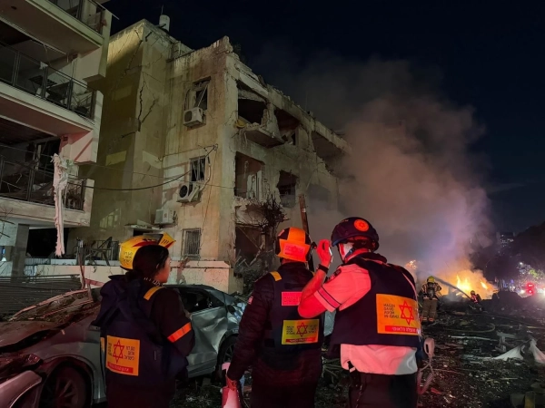 Іранська балістична ракета влучила у Тель-Авів спричинивши значні руйнування та поранення людей