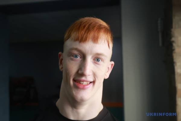 Чемпіонський рух: Пауерліфтер з інвалідністю долає власну вагу двічі 17 Чемпіонський рух: Пауерліфтер з інвалідністю долає власну вагу двічі 17