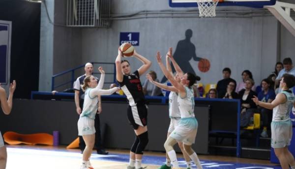 "Франківськ-Прикарпаття" перемагає "ІнтерХім" та виходить у фінал Суперліги 2