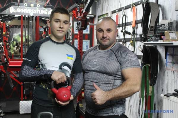 12-річний Василь Маєвський: Український юнак підкорює світові рекорди 14 12-річний Василь Маєвський: Український юнак підкорює світові рекорди 14