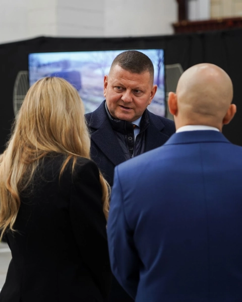 Залужний: Український оборонний завод розпочинає виробництво у Великій Британії 11