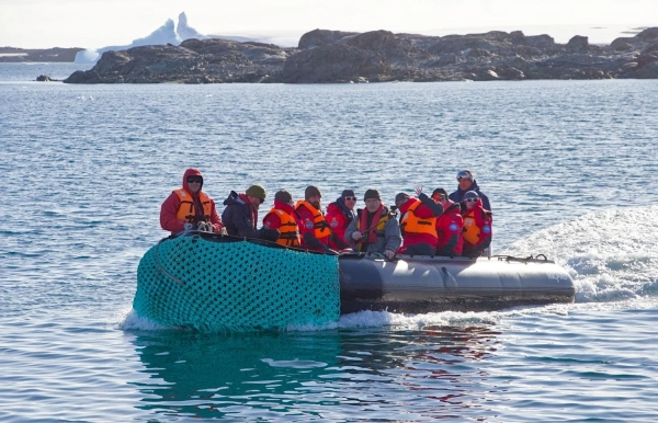 31-ша Українська антарктична експедиція успішно дісталася станції "Академік Вернадський" 36