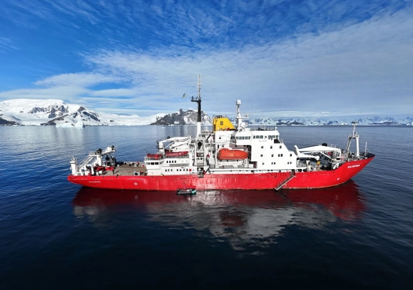 31-ша Українська антарктична експедиція успішно дісталася станції "Академік Вернадський" 37